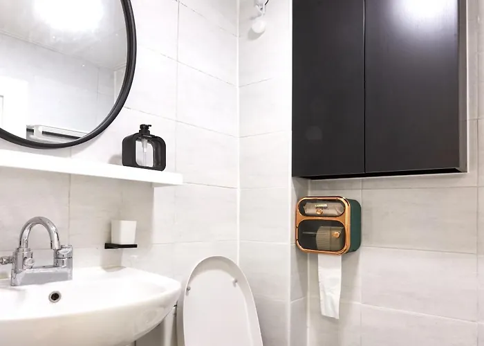 Holiday home Zero Water During The Open Event Hongdae 10 Minutes Hapjeong 10 Minutes Gongdeok Airport Railroad 5 Minutes Gyeongui Line Forest Road 1 Minutes Seoul